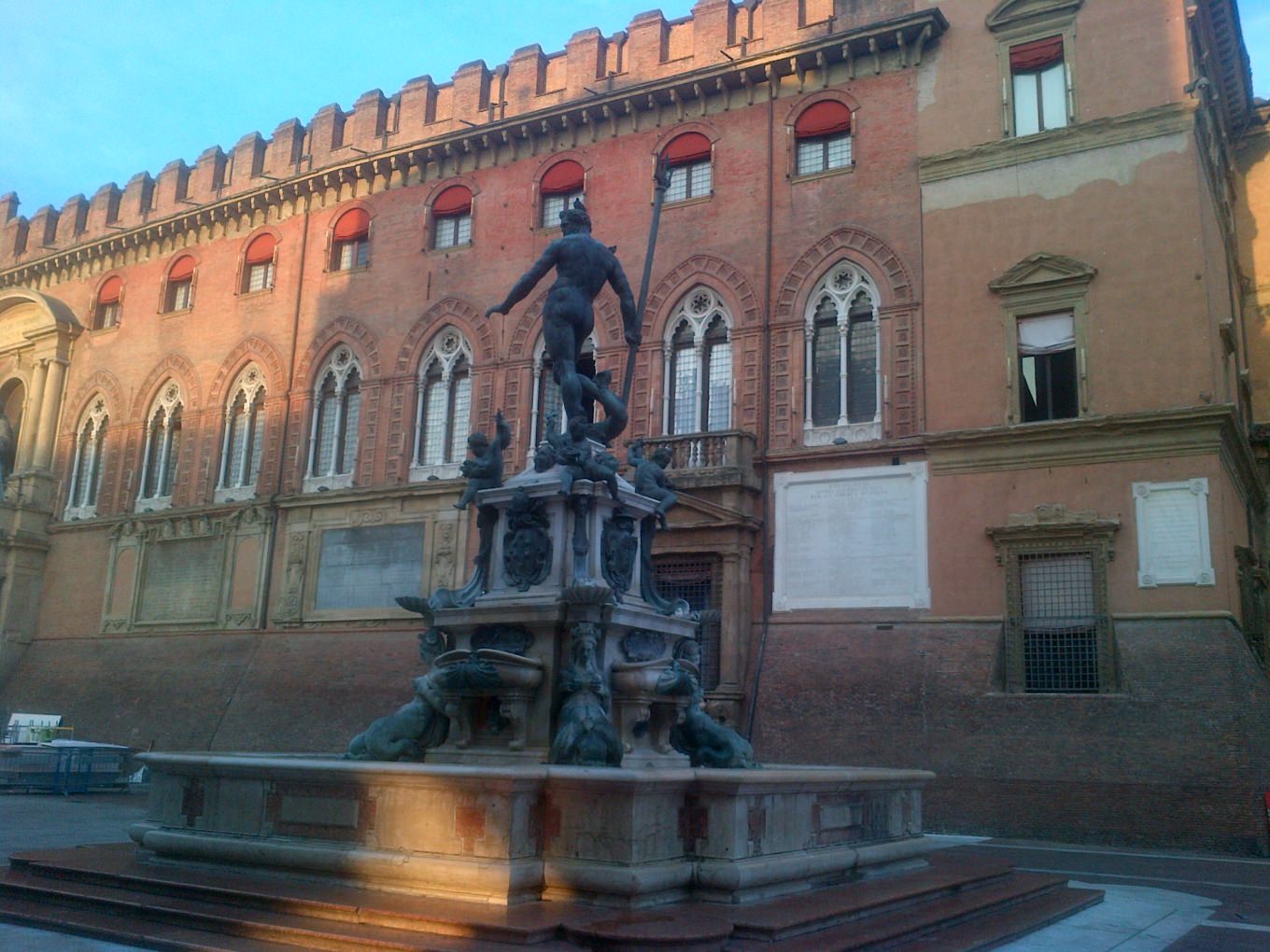 Fontana del Nettuno (Bologna)